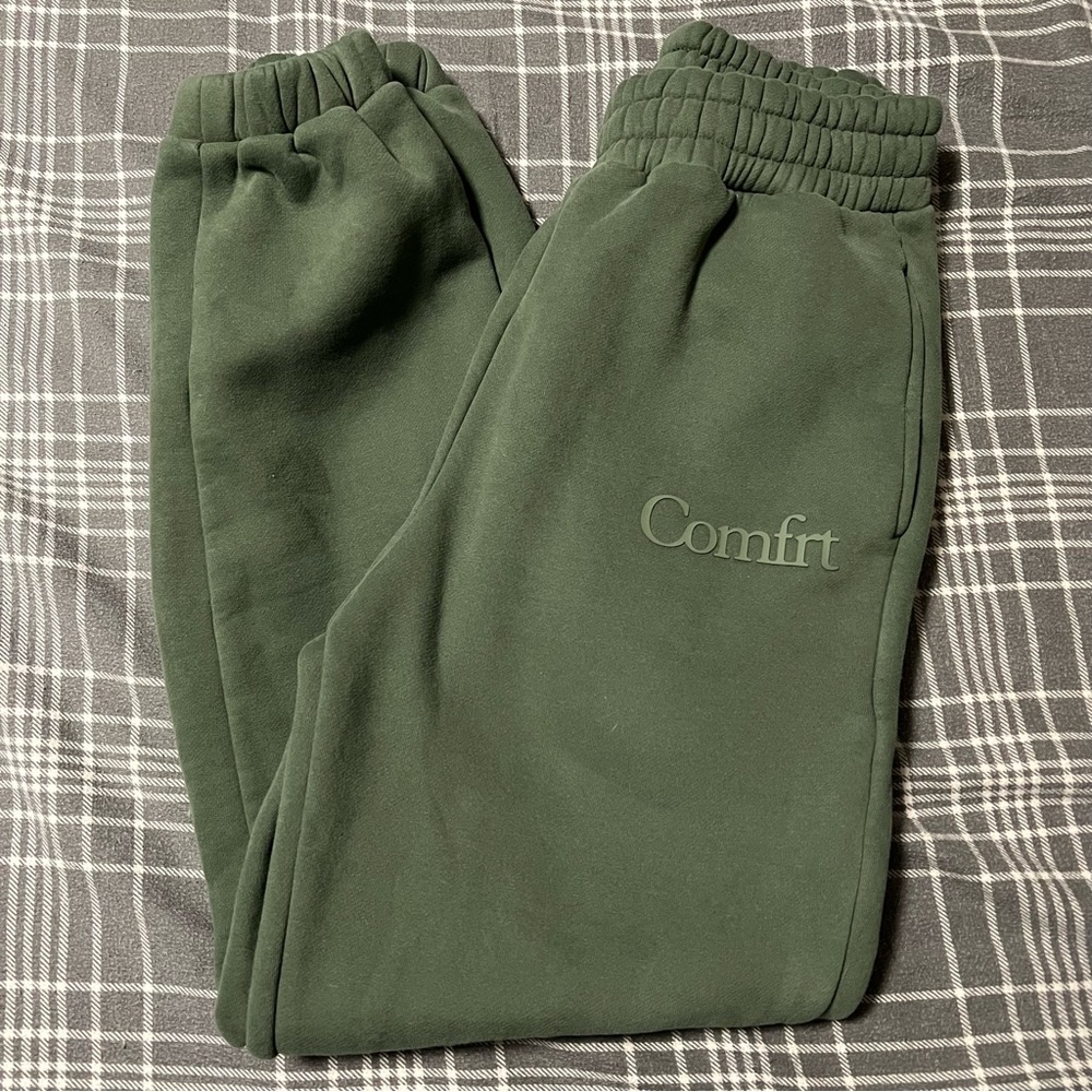 Comfrt Women's Green Sweatpants